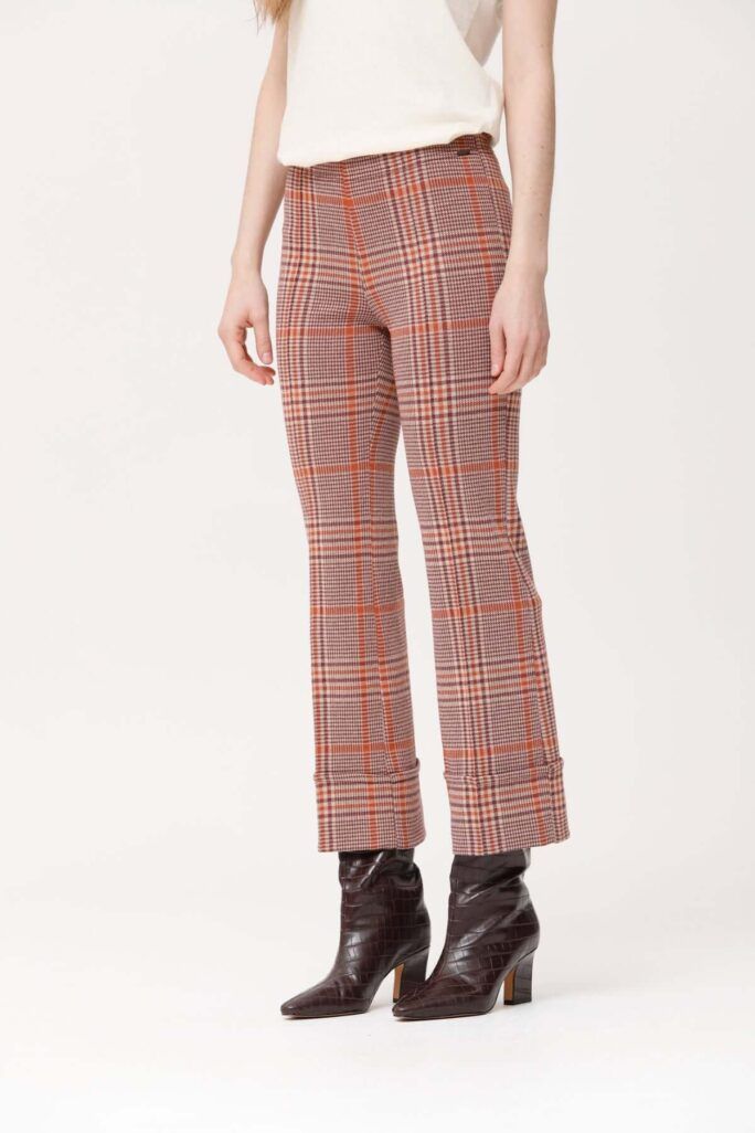 Pantalón Sabao punto en cuadros multicolor Oky