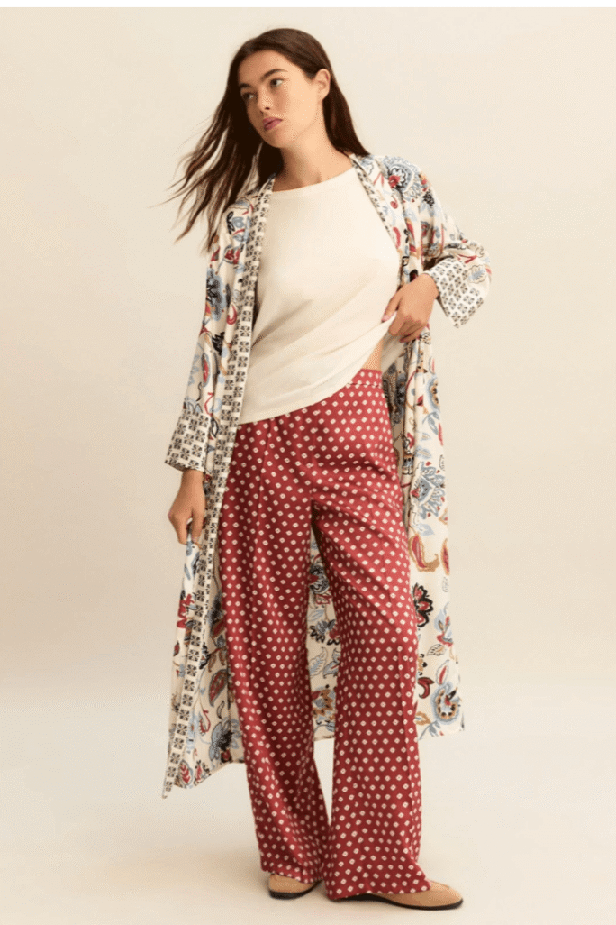 Pantalón de sarga estampada cereza EMME