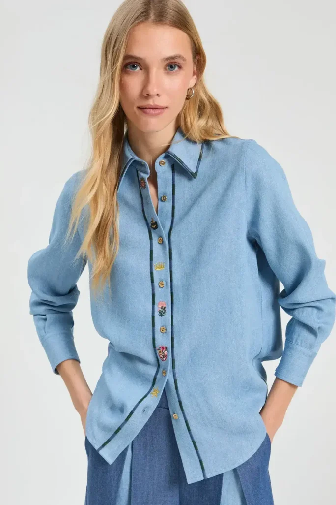 Camisa denim azul bordado Madrid Vilagallo