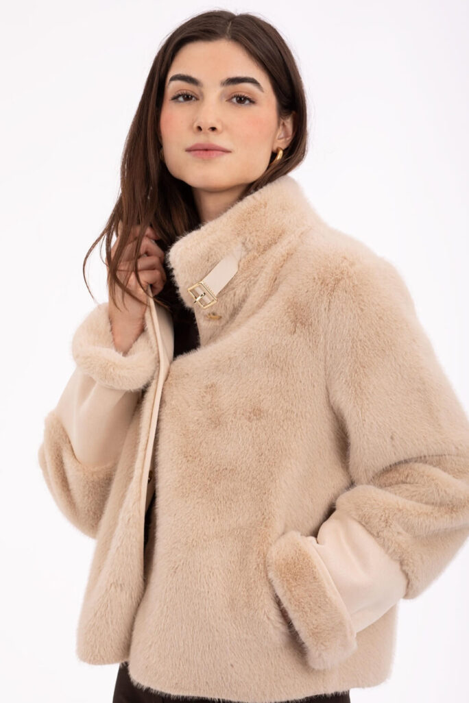 Chaqueta Pelo Corto Beige Anna Mora