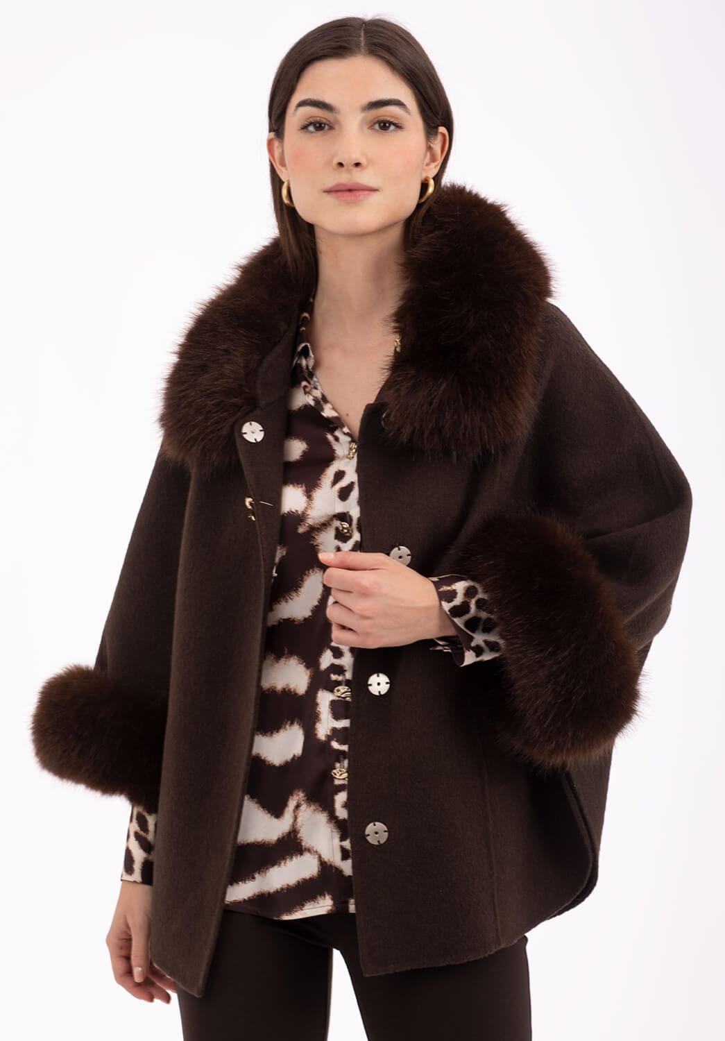 Capa tipo Poncho Marrón Anna Mora